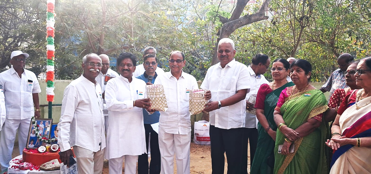16.5 Ch Lakshman Goud Garu and G Chandrashekar Garu joint winners in carrom finals .jpeg